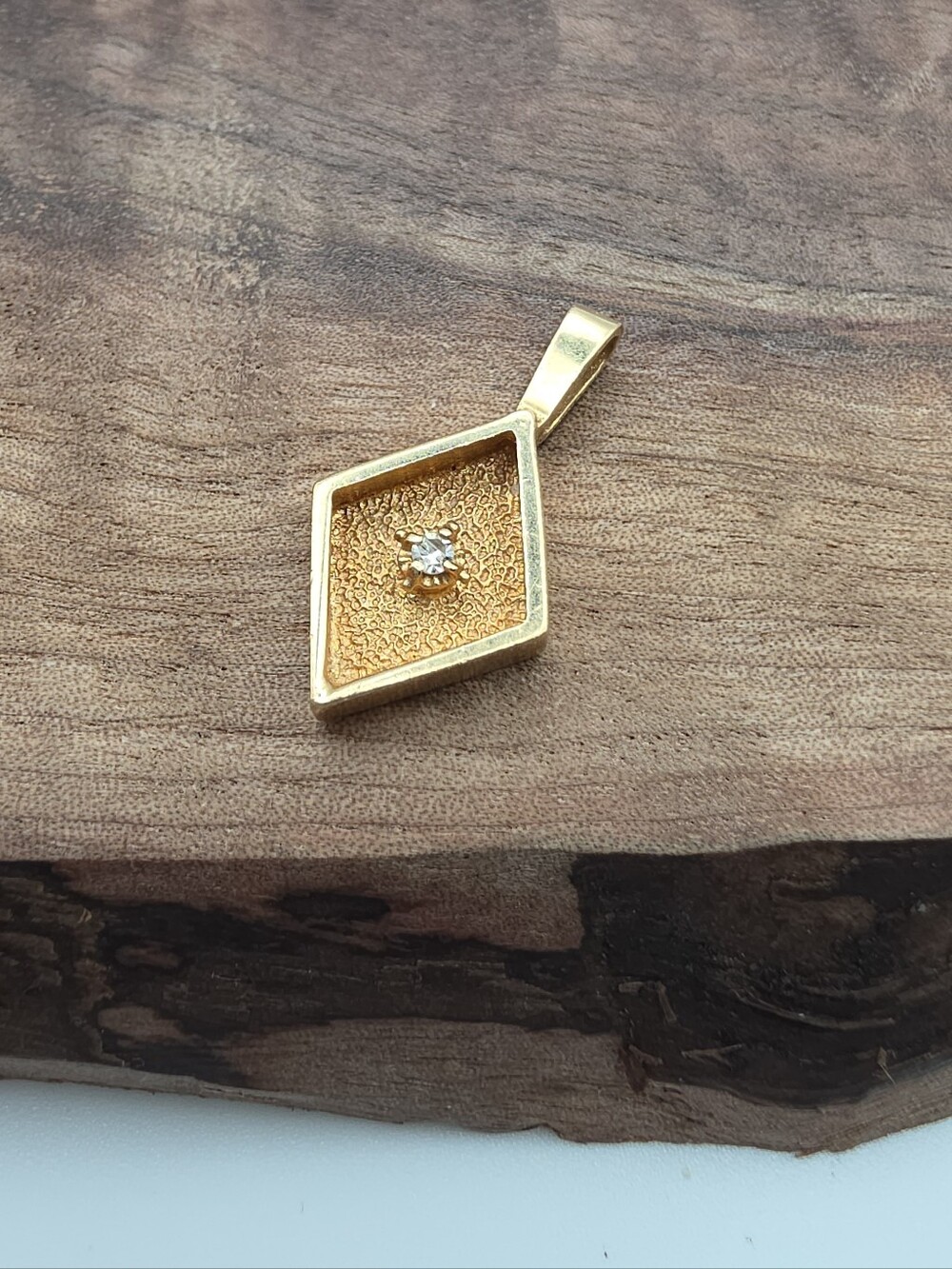 Vintage 14k Solid Yellow Gold Diamond Rhombus Pendant Charm Minimalist Dainty